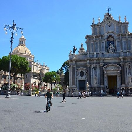 Tre Stelle Al Duomo Bed & Breakfast Catania Bagian luar foto