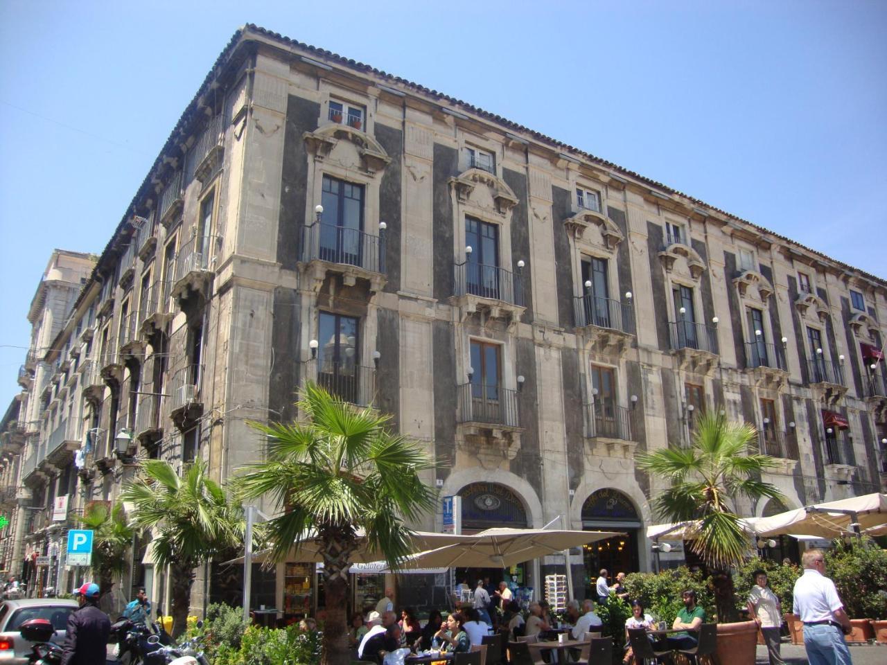Tre Stelle Al Duomo Bed & Breakfast Catania Bagian luar foto