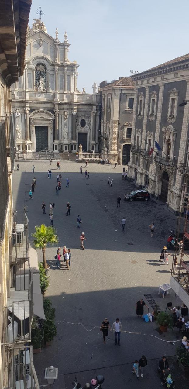 Tre Stelle Al Duomo Bed & Breakfast Catania Bagian luar foto