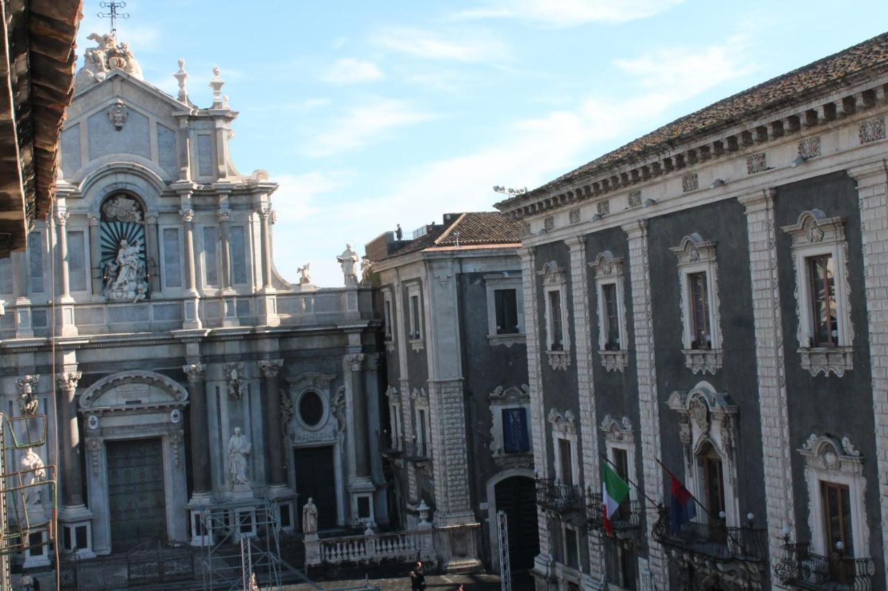 Tre Stelle Al Duomo Bed & Breakfast Catania Bagian luar foto