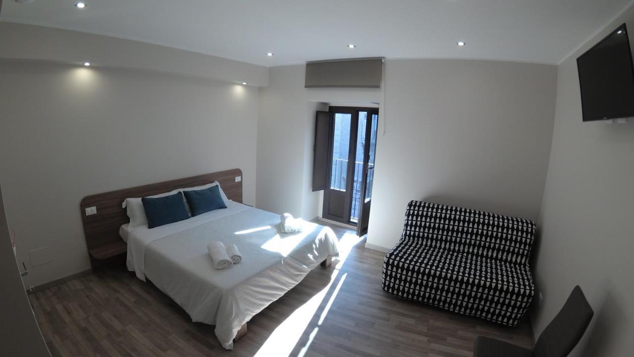 Tre Stelle Al Duomo Bed & Breakfast Catania Bagian luar foto